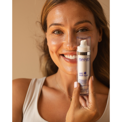 Bandi – Lýsandi Andlitskrem Gegn Litabreytingum 50ml